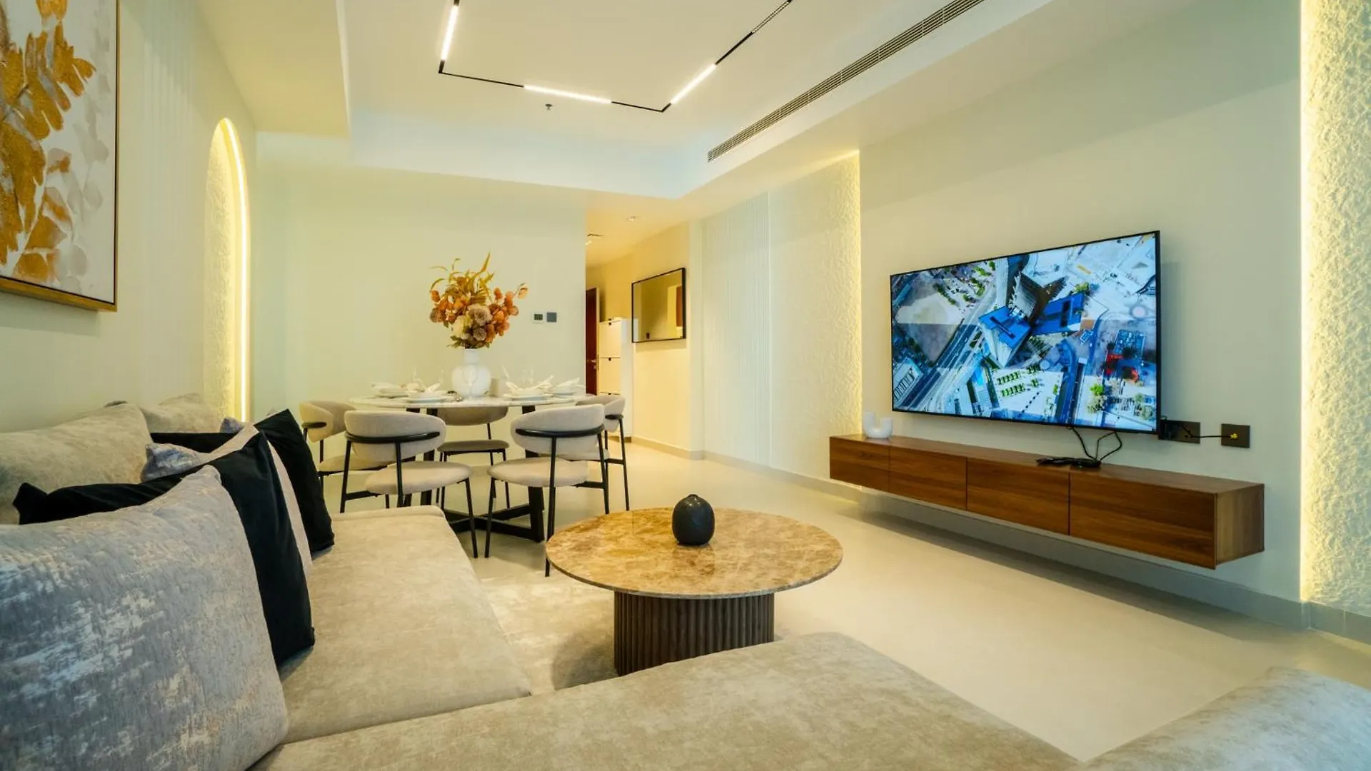 Elegant 3 Bedrooms Among Clouds Dubai 0*,  United Arab Emirates