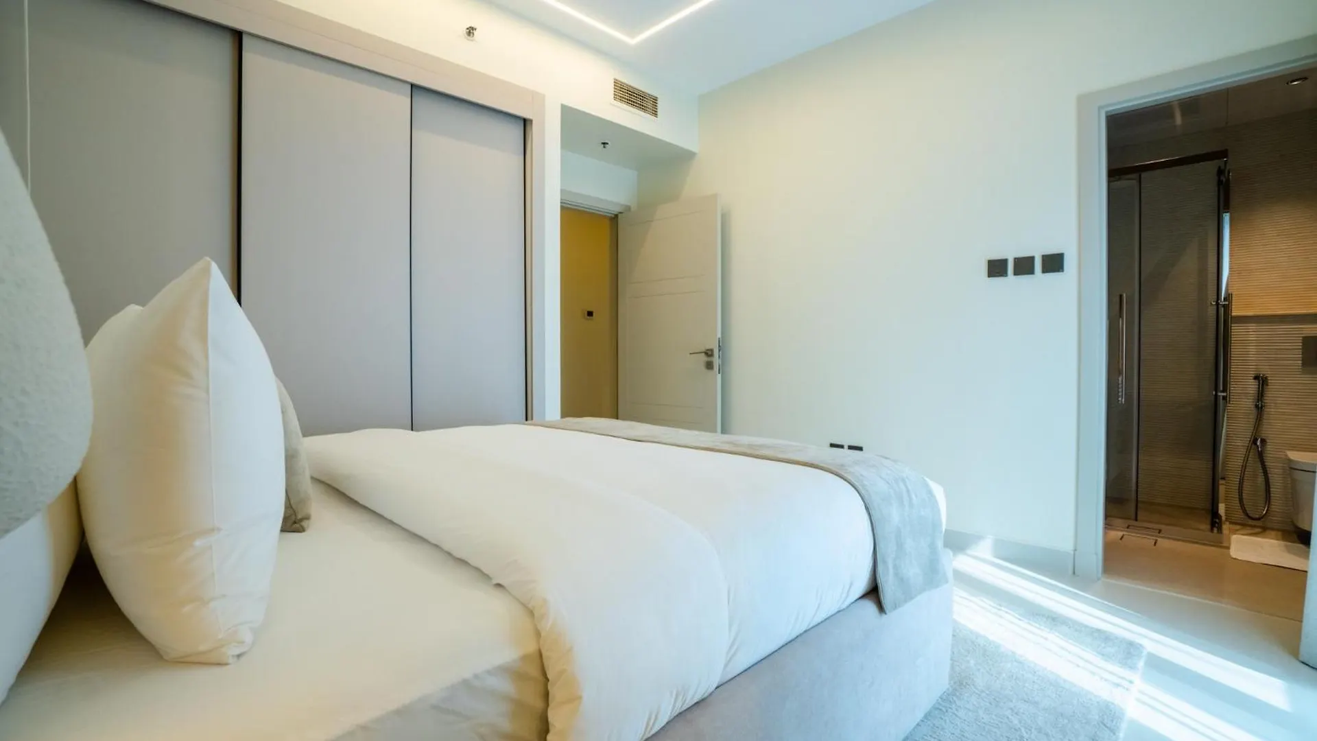 Apartment Elegant 3 Bedrooms Among Clouds Dubai