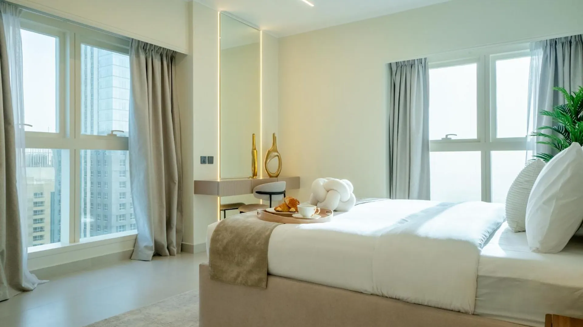 Elegant 3 Bedrooms Among Clouds Dubai United Arab Emirates