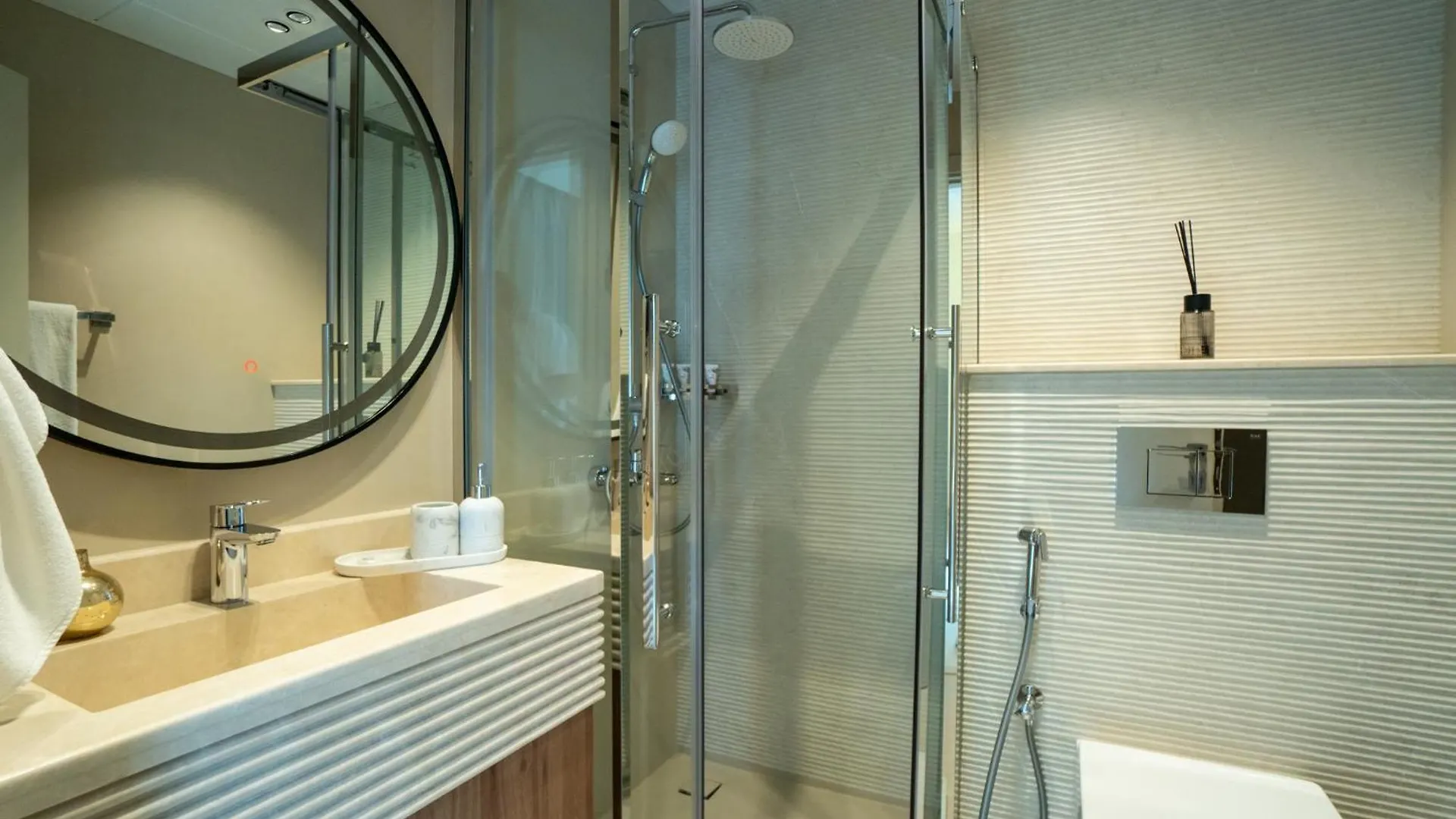 Elegant 3 Bedrooms Among Clouds Dubai 0*,